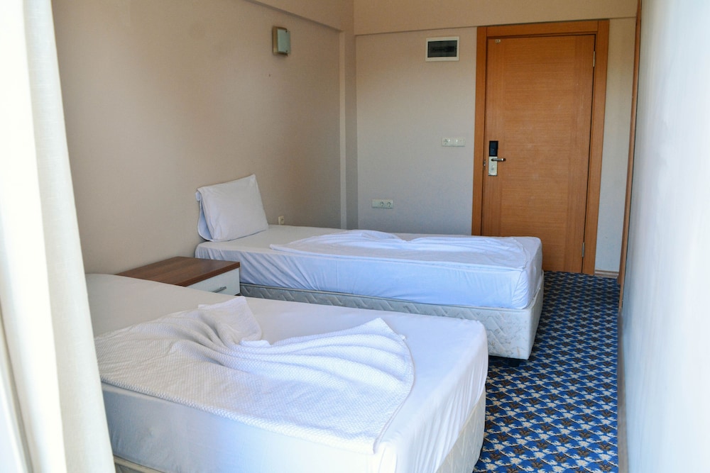 Monna Roza Garden Resort Hotel (35Km Away From Antalya)