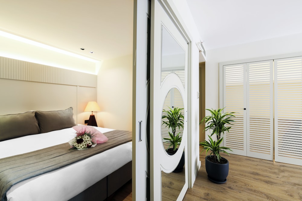 Orka Taksim Suites And Hotel(Also Known As Orka Taksim Apart Hotel)(Formerly Suiteness Taksim Hotel)
