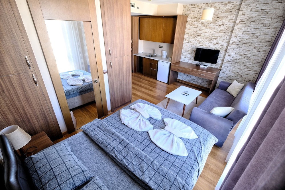 Sabiha Gokcen Hotel Istanbul Houses(43 Km Away From Istanbul)