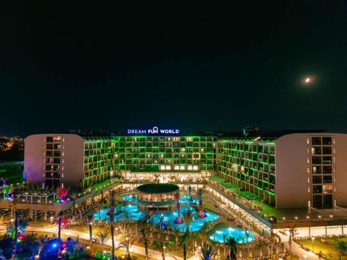 Dream Fun World (67km Away From Antalya)
