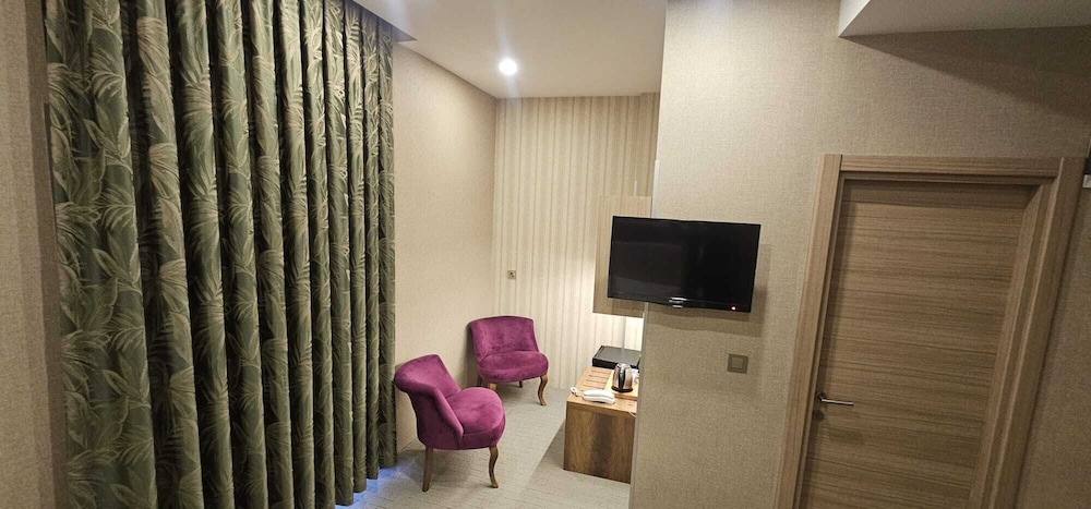 Mardy Hotel (24km Away From Istanbul)