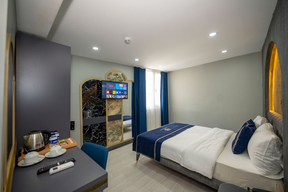 California Hotel