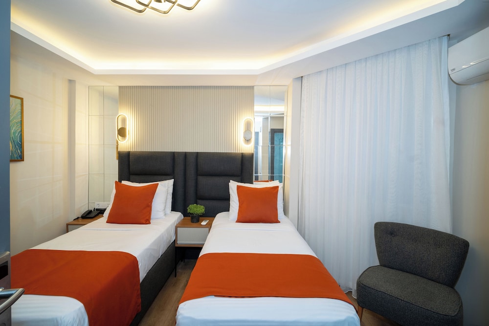 Robin Hotel