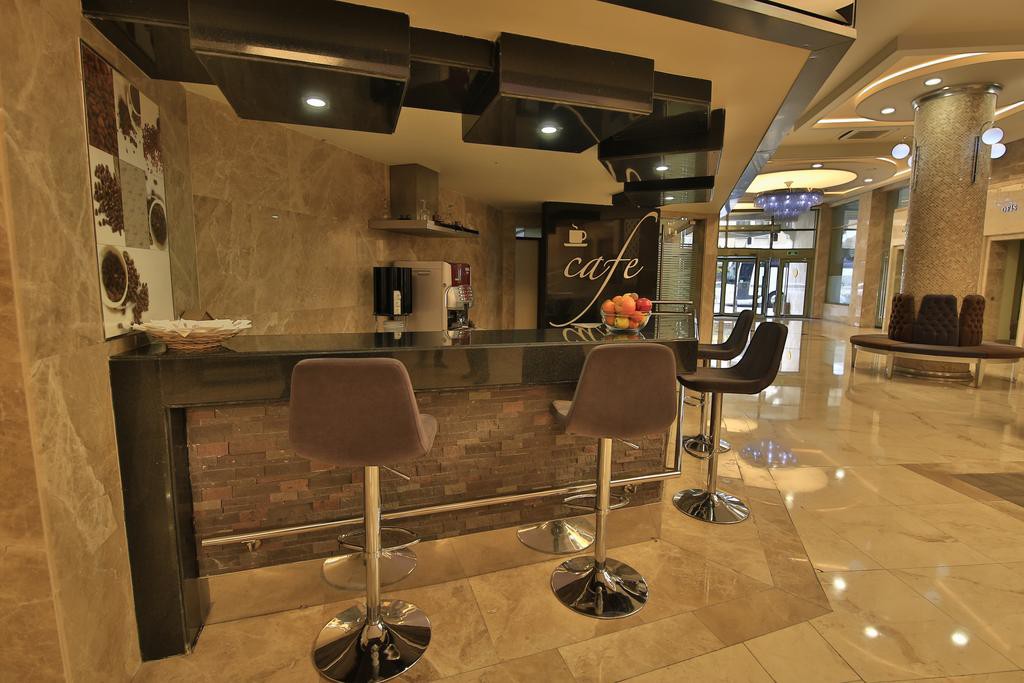 Selcuk Hotel(As Know As Selcuk Otel Semsi Tebrizi)