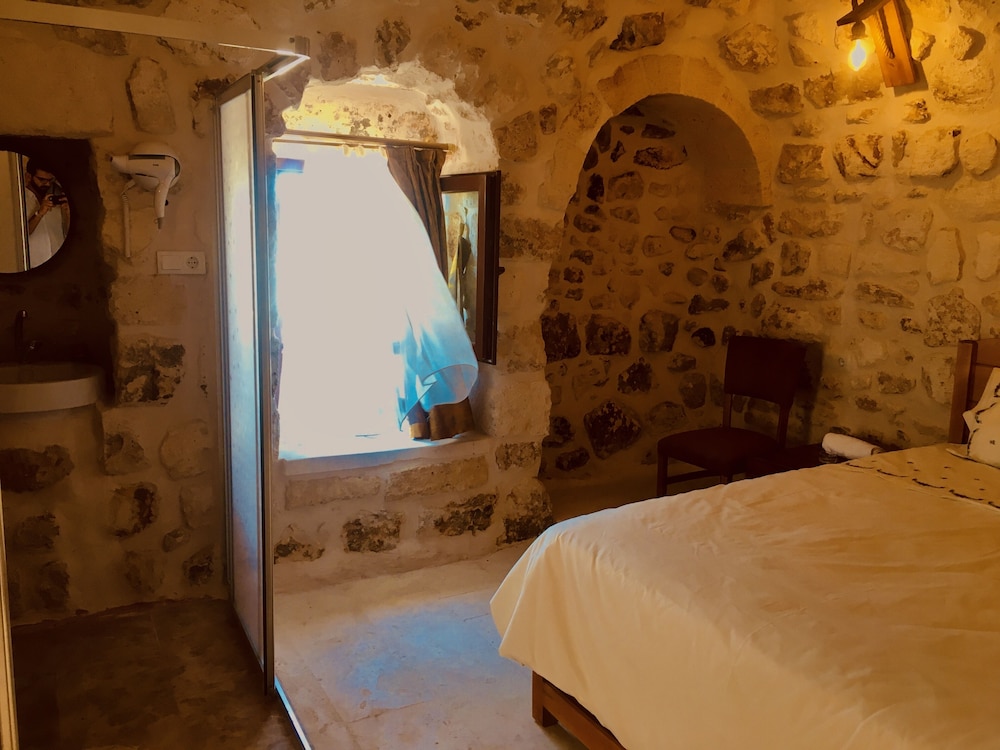 Mons Masius (to Make Arrangements For Check In Please Contact The Property 5 Days In Advance)