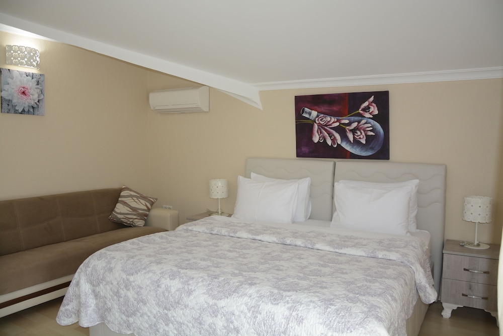 Berg Hotel (84km Away From Antalya)