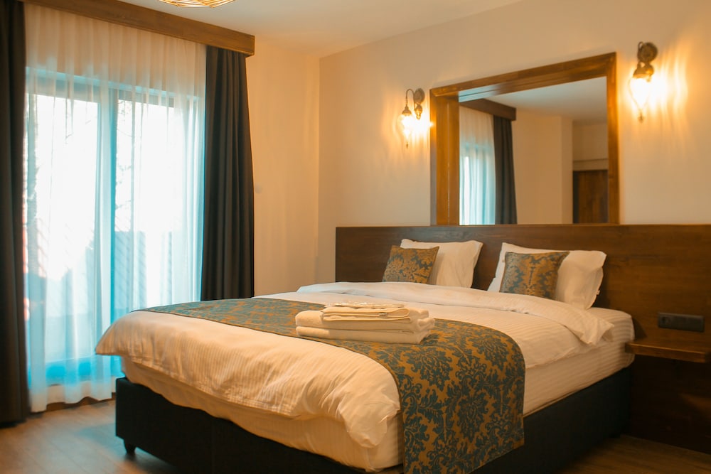 Abant Villa Otel And Bungalow(alkolsuz Aile Oteli)