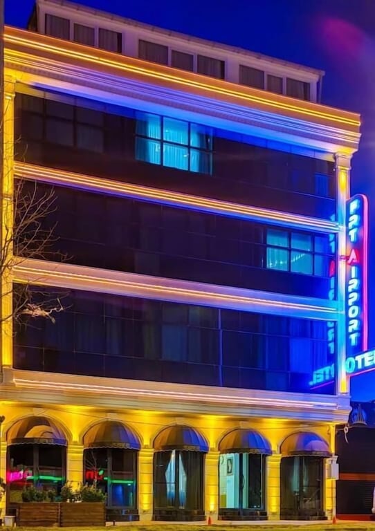 Garner Ihg Hotel(Formerly Known As Frt Airport Hotel)(38 Km Away From Istanbul)