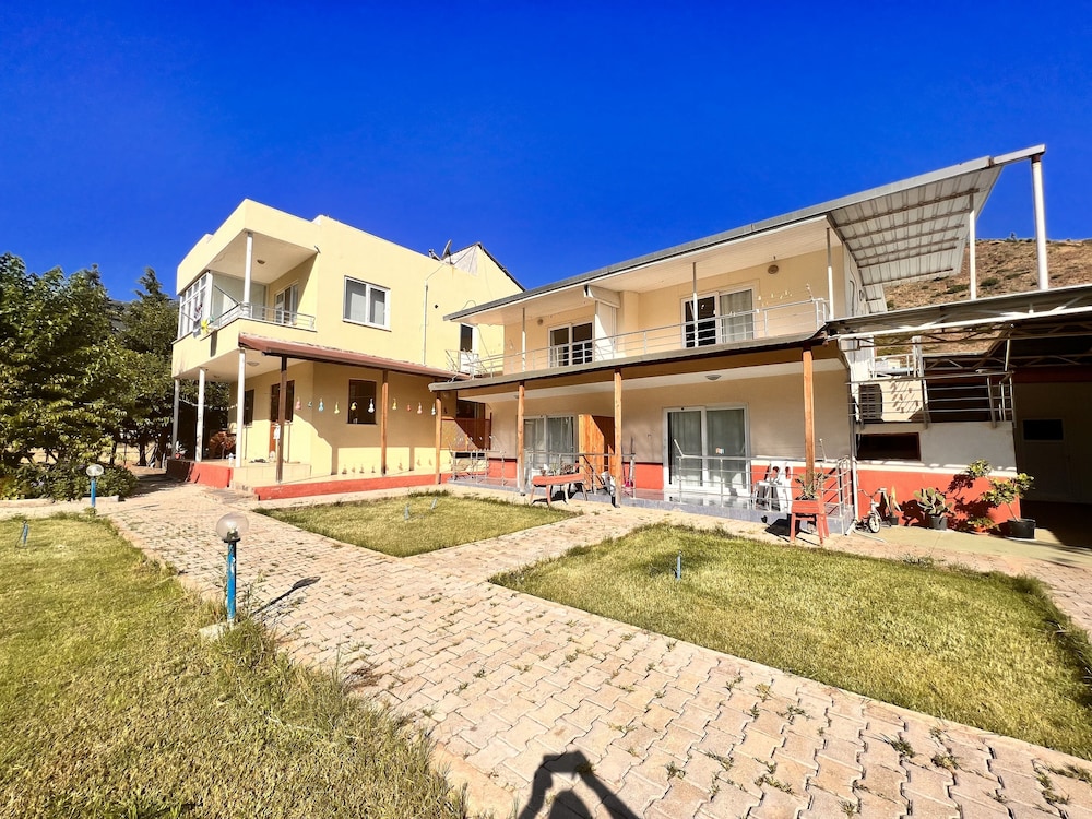 Adrasan Apart Parlak (Limited Hour Front Desk)(93Km Away From Antalya)