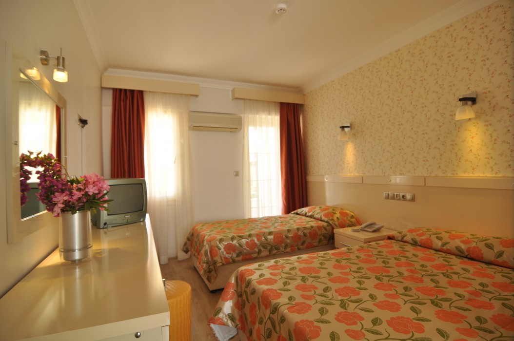 Delfi Hotel And Spa