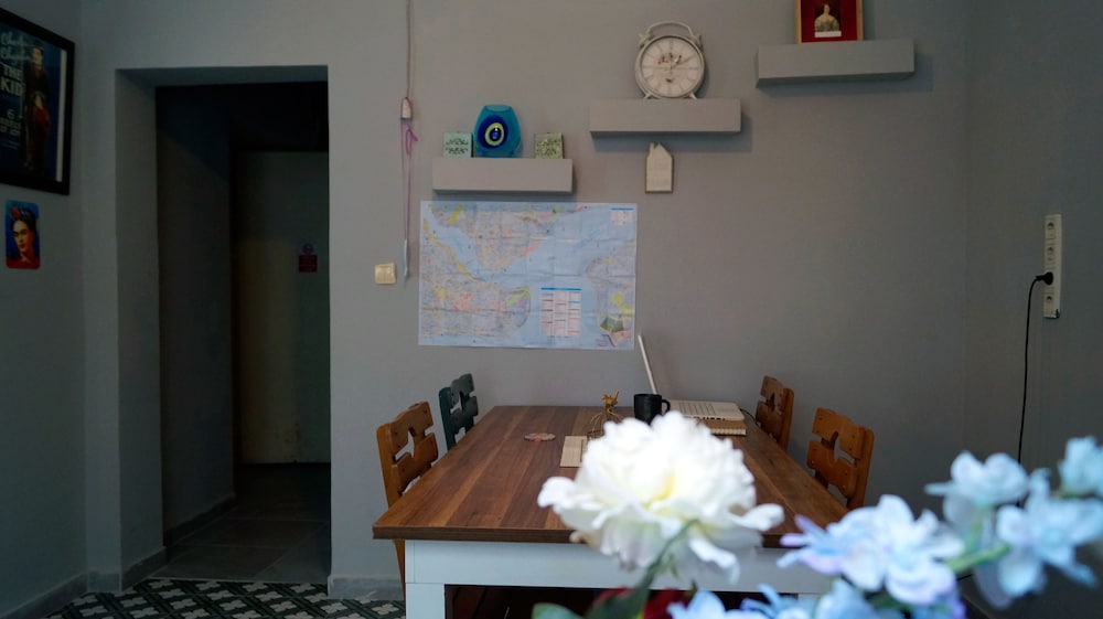 Windrose Hostel (Limited Hours Front Desk Need To Contact Property 7 Days In Advance)