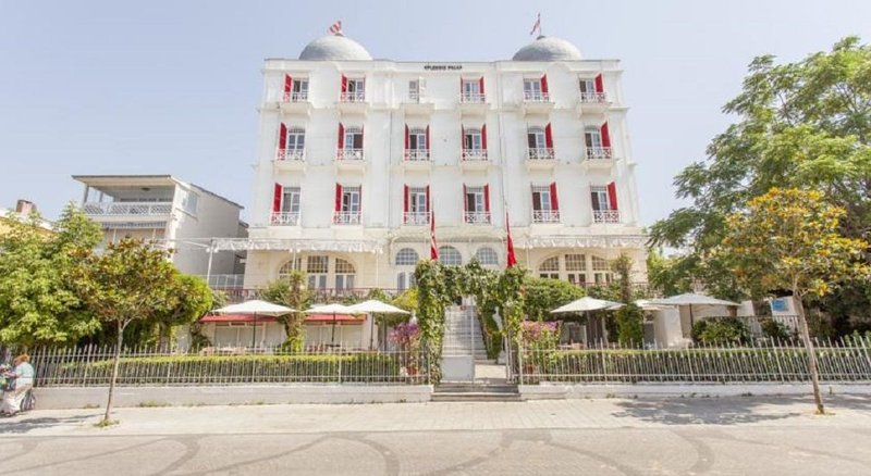 Splendid Palace Buyukada Hotel (On Buyukada Island)