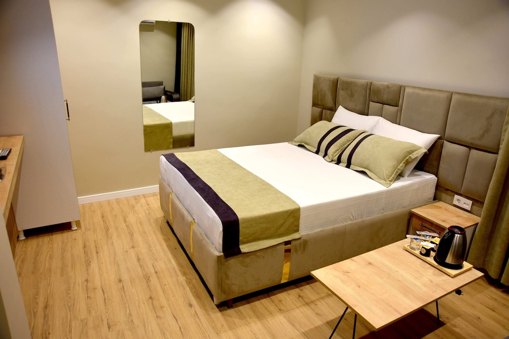 Edwin Plus Hotel (25Km Away From Istanbul)
