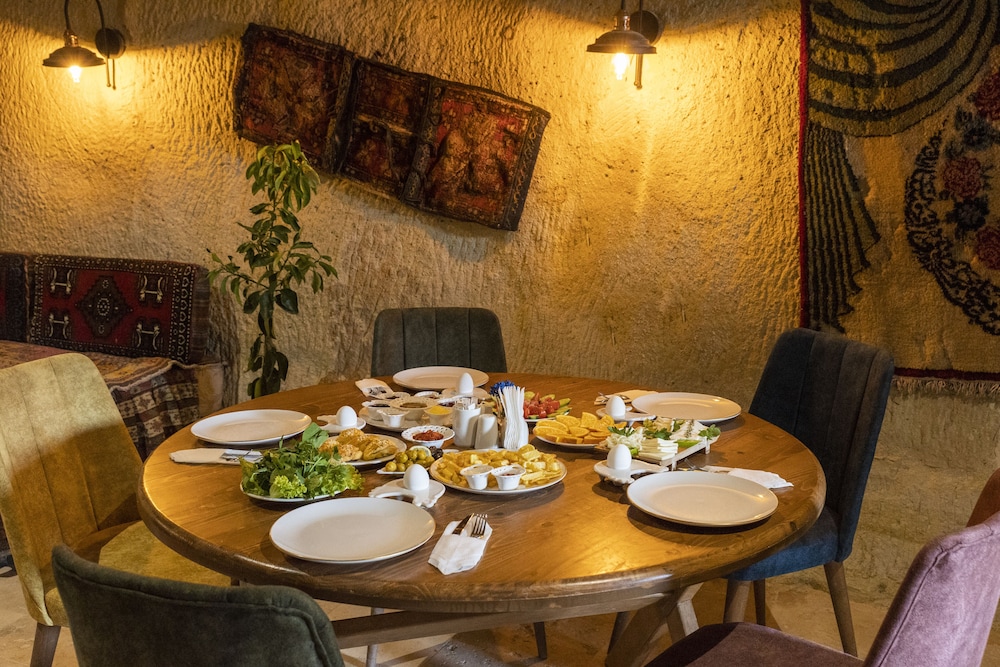 Feris Cave Hotel