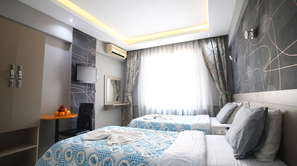 Fly Hotel (5.9 Km Away From Istanbul)