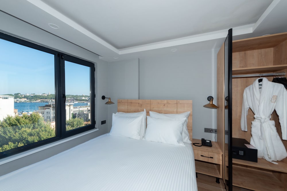 Art Karakoy Hotel