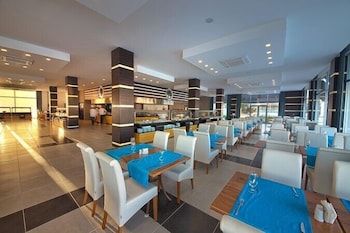 Karya Family Resort Hotel(also Known As Maxima Paradise Resort)(64km Away From Izmir)