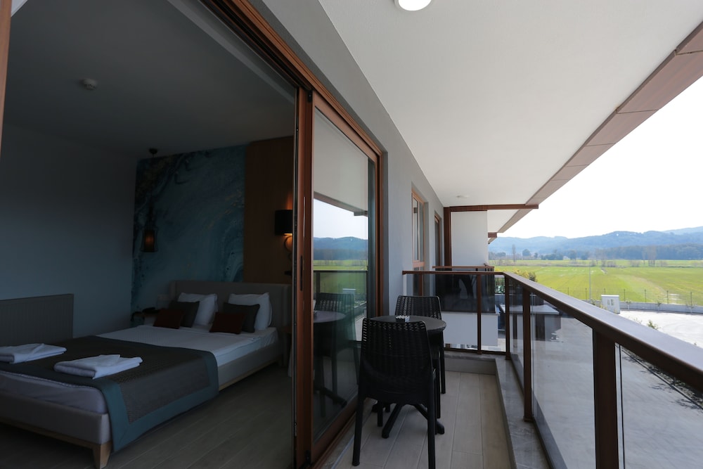 Calcalar Hotel