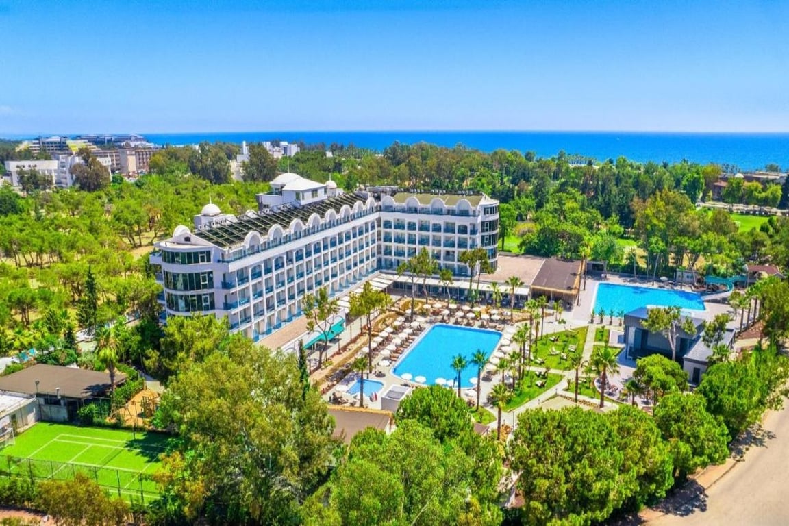 Berry Hotels (77km Away From Antalya)