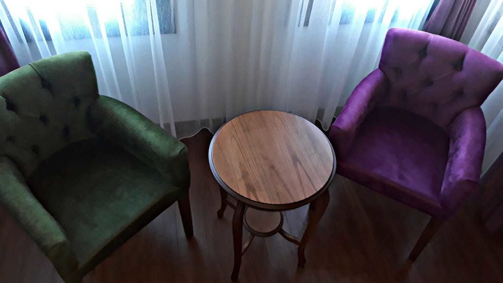 Karyada Hotel (Reception From 8 Till 12)