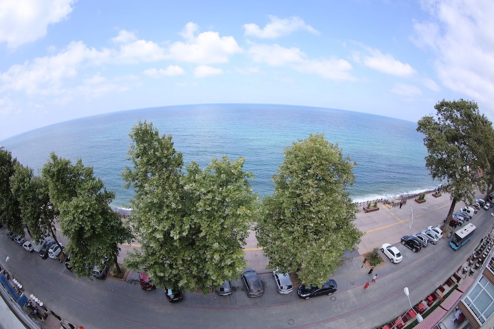 Bayraktar Hotel