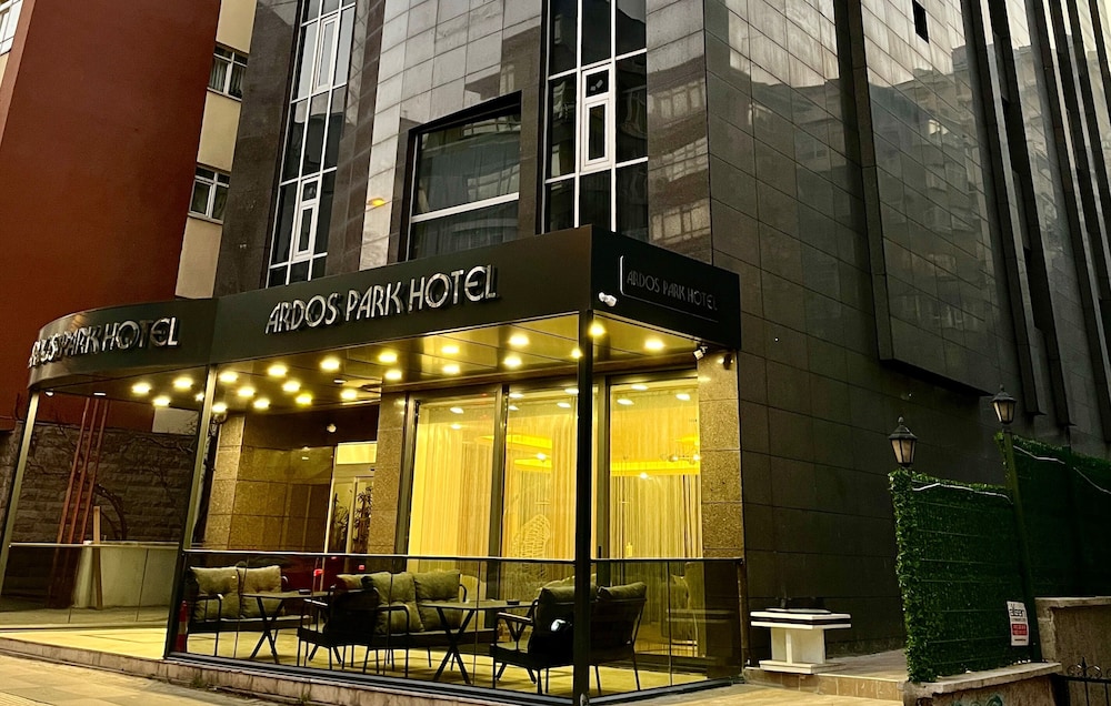 Ardos Park Hotel