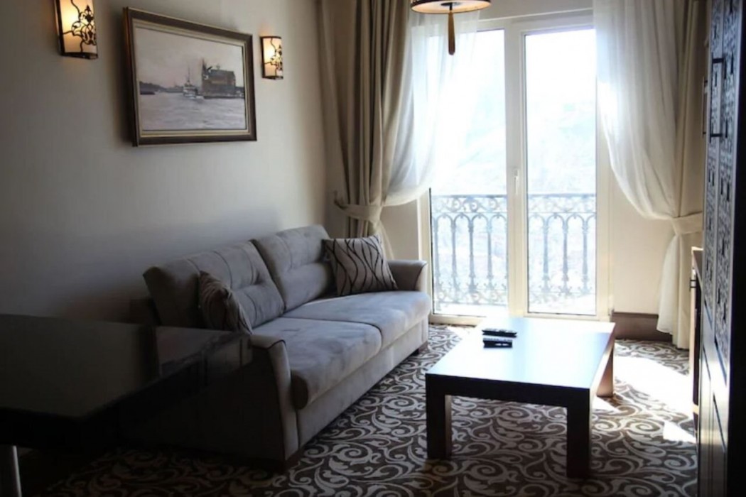 K Suites Hotel