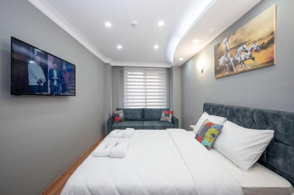 Taxim Sunpera Suites