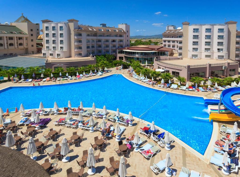 Lilyum Hotel Resort And Spa (68km Away From Antalya)
