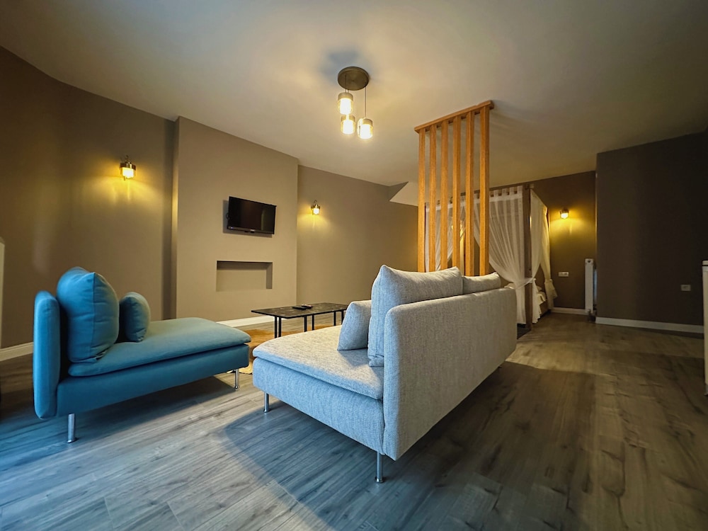 Centrum Residence(No Front Desk Please Contact The Property 5 Days In Advance)