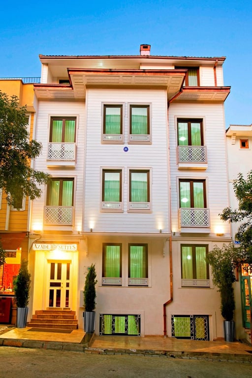 Azade Suites
