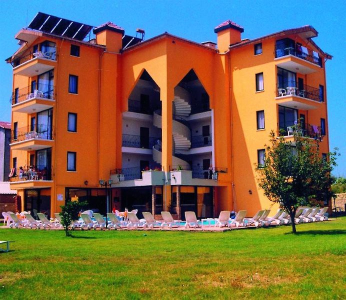 Begonville Apart Hotel (73 Km Away From Antalya)