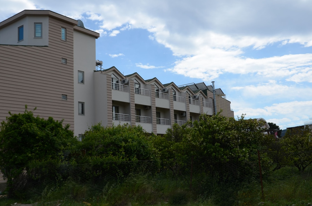 Erkal Resort Hotel (42Km Away From Antalya)(Does Not Accept Men Only Bookings)