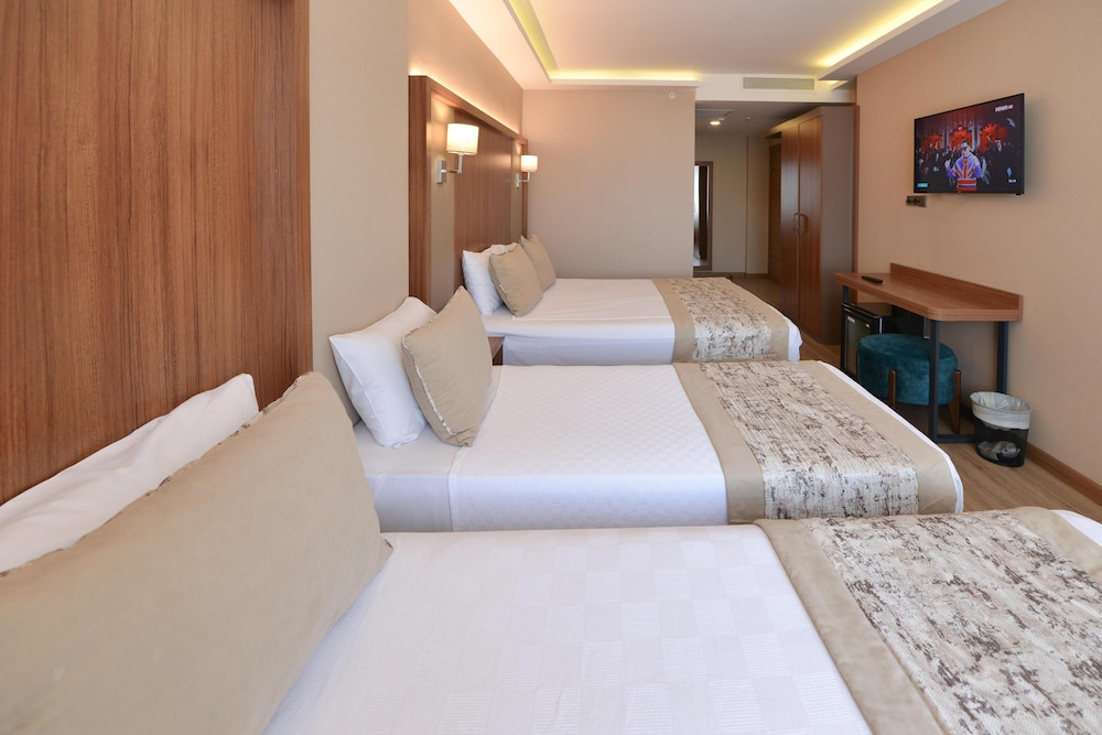 Istport Hotel (36 Km Away From Istanbul)