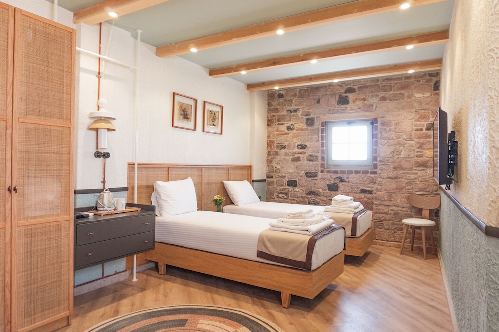 Qara Otel