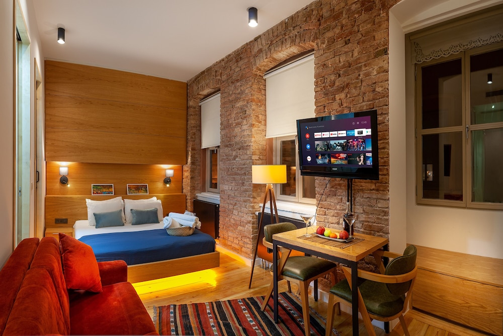 Kumbaraci Suites Taksim (5.1 Km Away From Istanbul) (no Front Desk Need To Contact Property 5 Days In Advance)