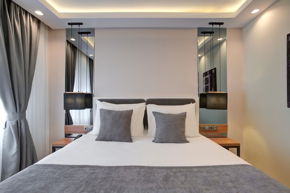 Depiero Hotel Karaka Y