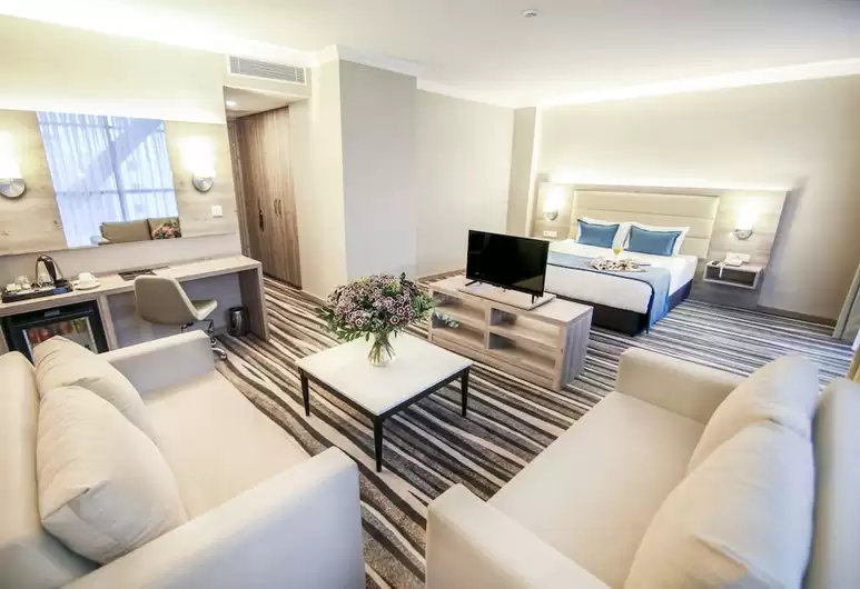 Excellence Inn Hotel