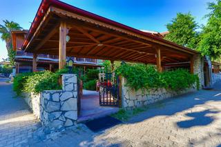 Onemli Hotel Villa(75 Km Away From Antalya)