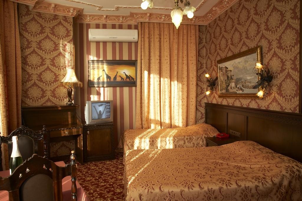 Grand Hotel De Londres (formerly Buyuk Londra Istanbul)