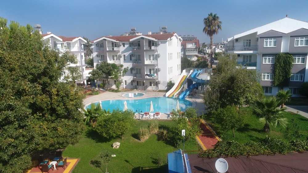 Ces Club Hotel (13km Away From Antalya)
