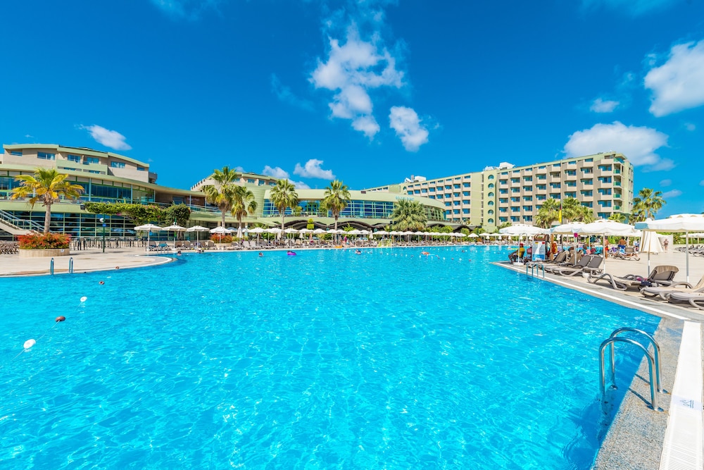 Vonresort Golden Coast All Inclusive (63km Away From Antalya)(does Not Accept Men Only Bookings)