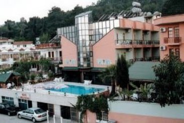 Hollywood Hotel (46km Away From Antalya)