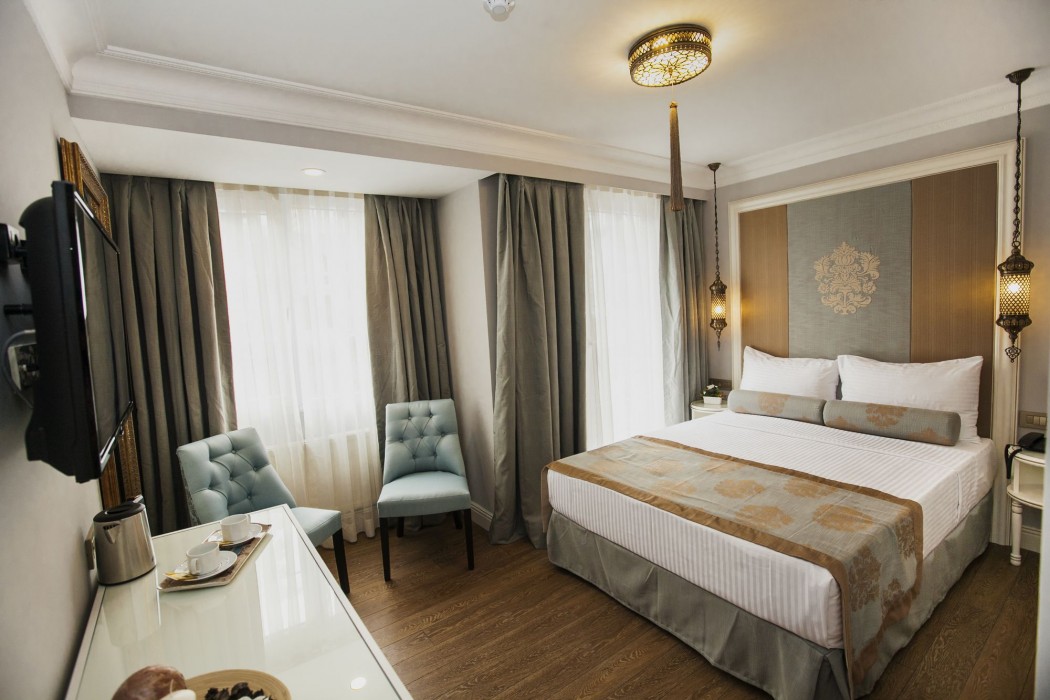 Raymond Blue Hotel