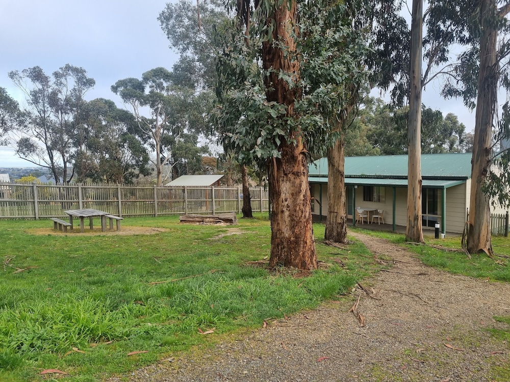Sovereign Hill Hotel (Limited Hour Front Desk)