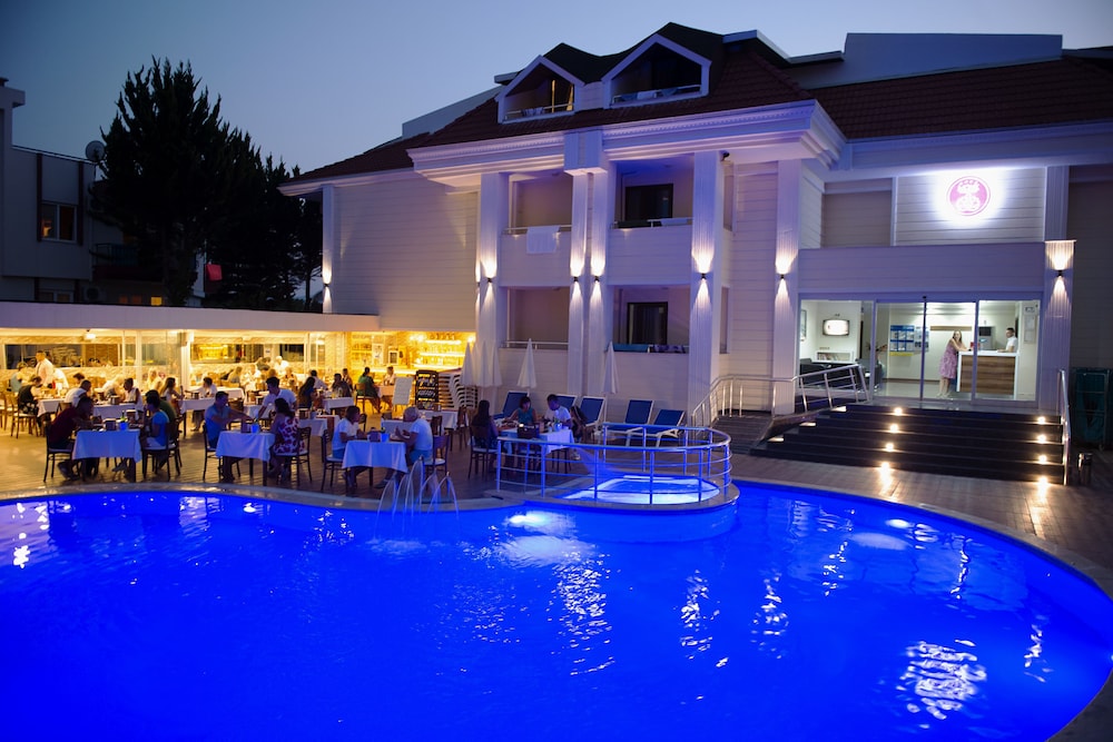 Emily Rose Hotel (45 Km Away From Antalya)