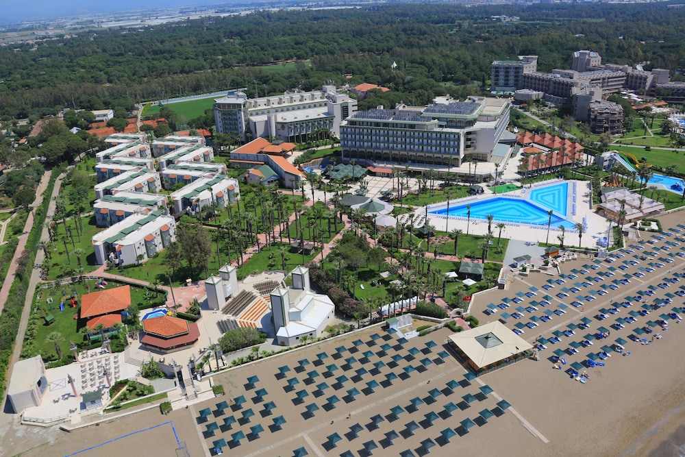 Adora Hotel And Resort(41 Km Away From Antalya)