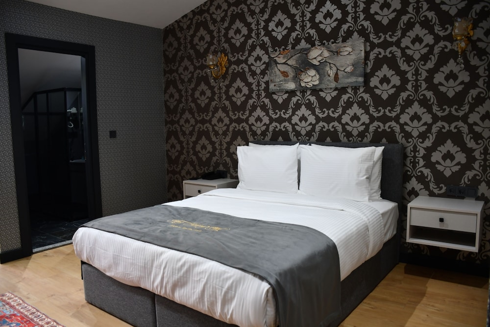Hmz Luxury Hotel (37 Km Away From Istanbul)