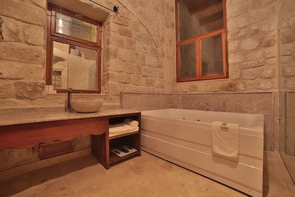 Taru Cave Suites