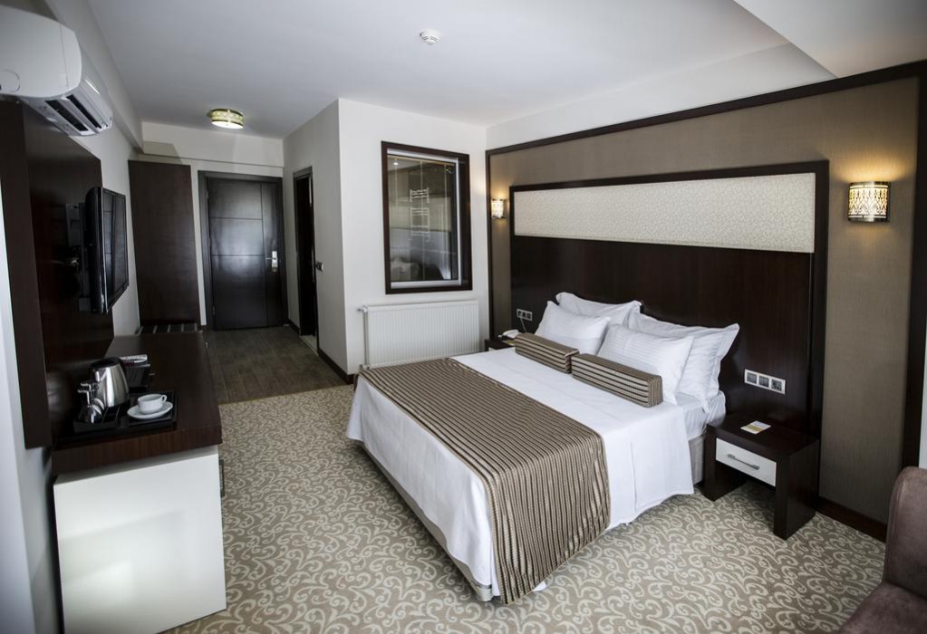 Lavin Hotel And Spa